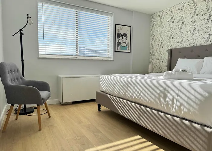 Heart Downtown 2Bd Onsite Parking City View King Bed Lm1106