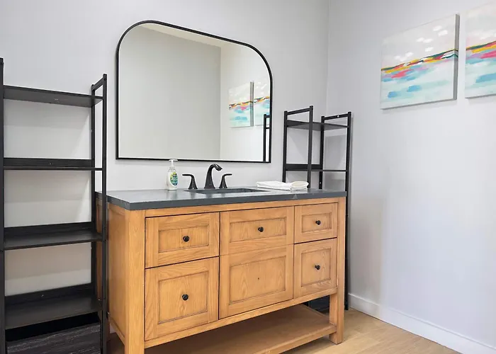 Heart Downtown 2Bd Onsite Parking City View King Bed Lm1106