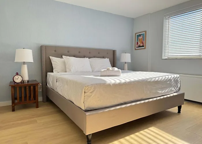 Heart Downtown 2Bd Onsite Parking City View King Bed Lm1106